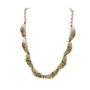 Vintage Coro Gold Tone Textured Leaf Link Necklace Choker